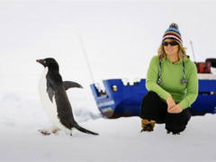 Helicopter Rescue for Global Warming Ship Trapped in Icy Antarctic